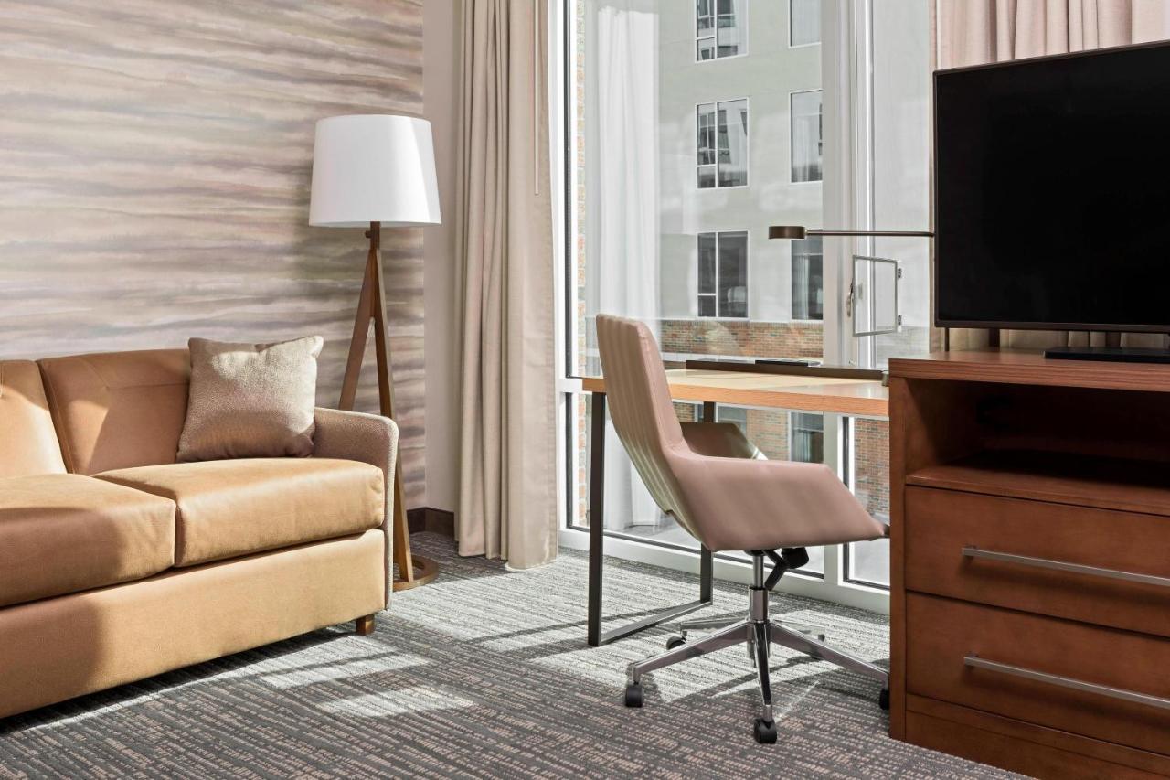 King Studio with Sofa Bed